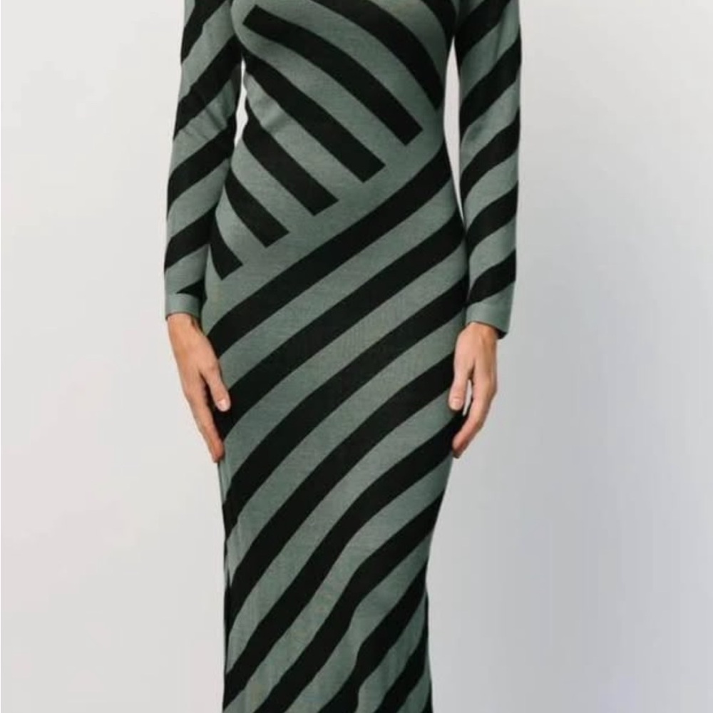 Striped Long Sleeve Maxi Dress - Black and Gray